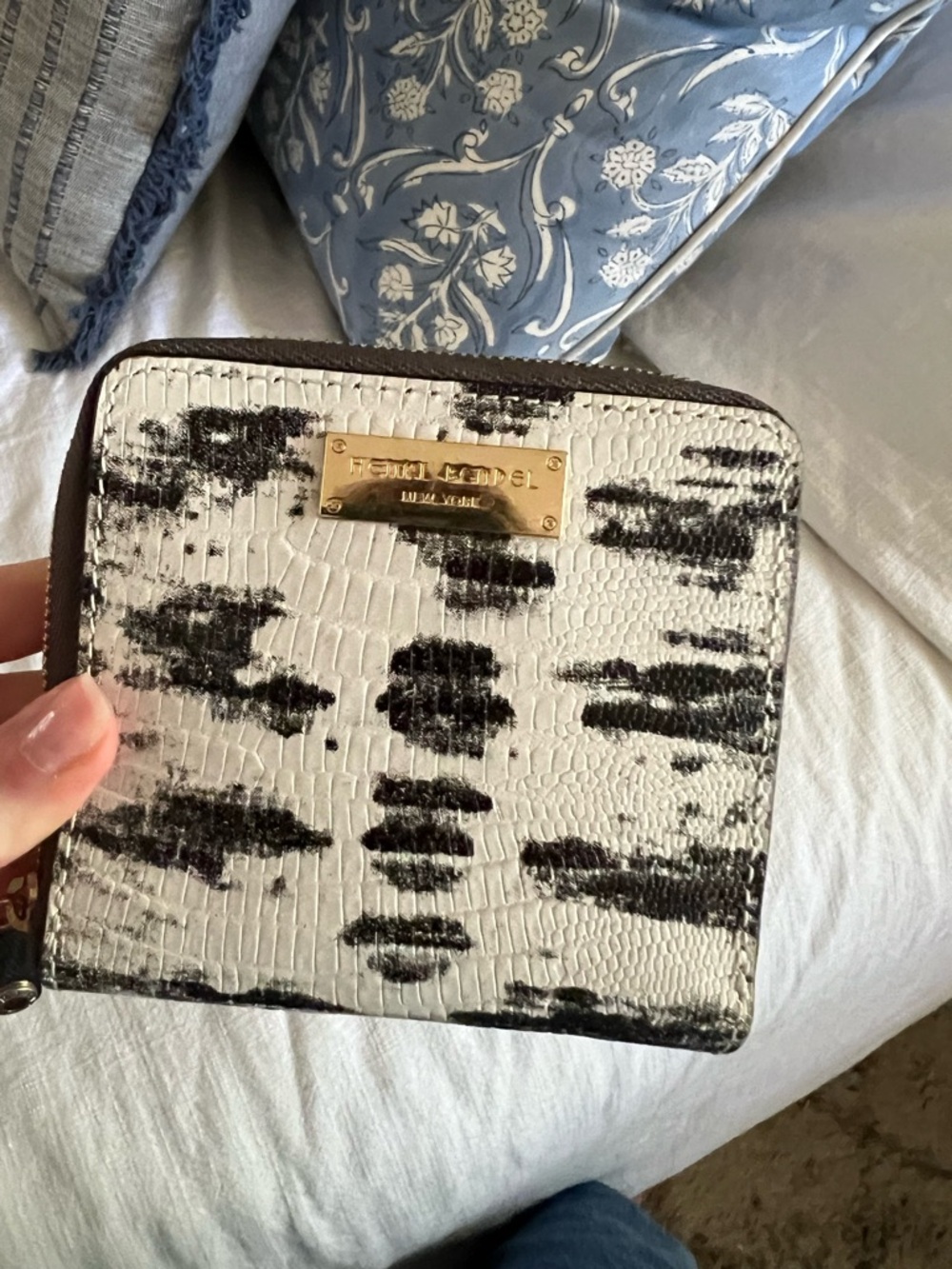 Henri Bendel Zip Around Black & White Textured Zip Wallet NWOT